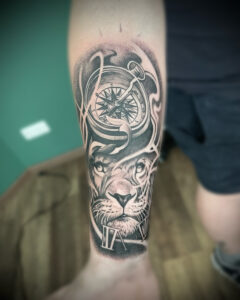 Tiger Compass by:Lisa