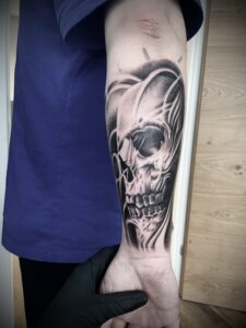 Skull by:Lisa